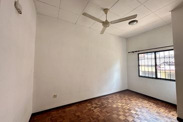 SL 4, Bandar Sungai Long