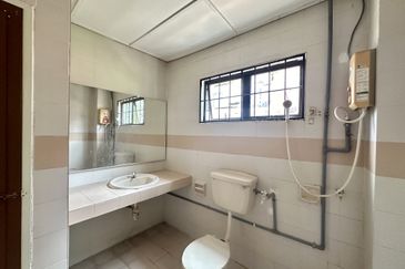 SL 4, Bandar Sungai Long