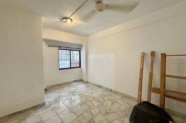 SL 4, Bandar Sungai Long