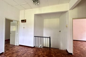 SL 4, Bandar Sungai Long