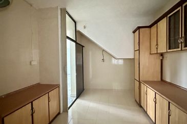 SL 4, Bandar Sungai Long