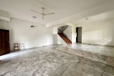 SL 4, Bandar Sungai Long