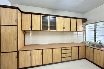 SL 4, Bandar Sungai Long