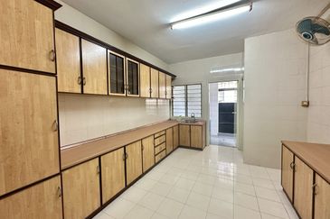 SL 4, Bandar Sungai Long