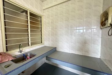 SL 4, Bandar Sungai Long