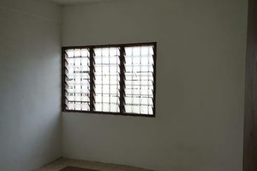 Glen Court, Bandar Sungai Long