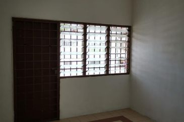 Glen Court, Bandar Sungai Long