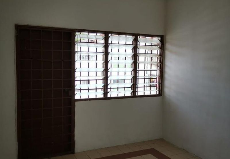 Glen Court, Bandar Sungai Long