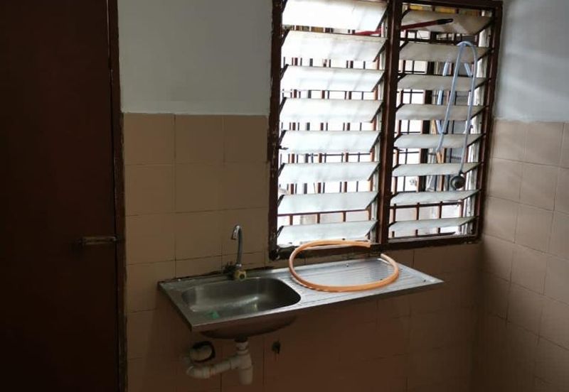 Glen Court, Bandar Sungai Long