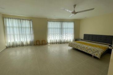 Impiana on the Waterfront