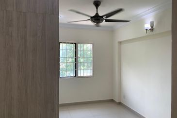 Aman Puri Apartment