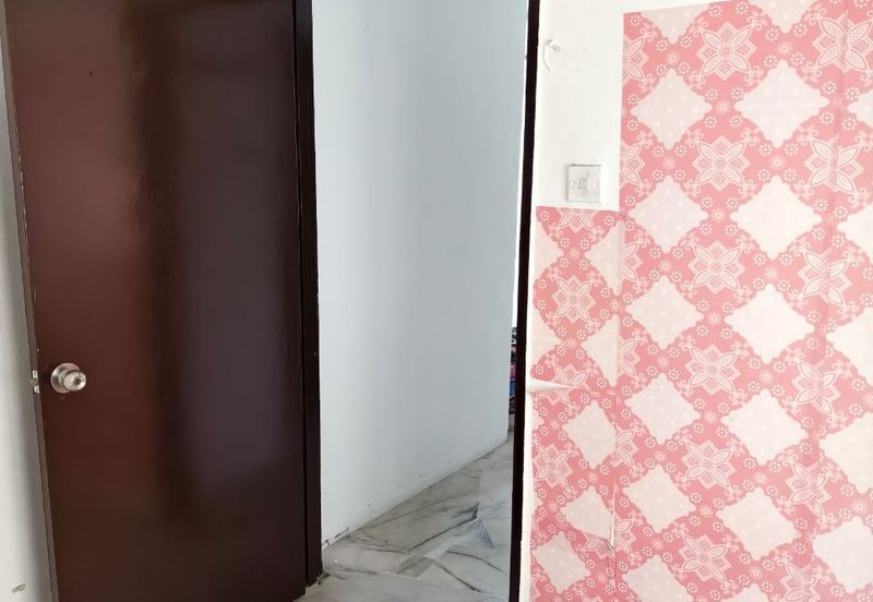 Pangsapuri Kekwa, Taman Putra Perdana, Puchong clean unit for Sale