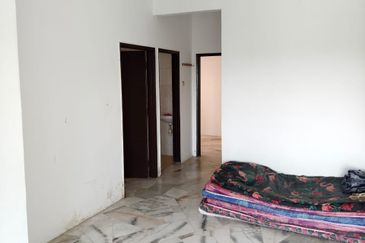 Pangsapuri Kekwa, Taman Putra Perdana, Puchong clean unit for Sale