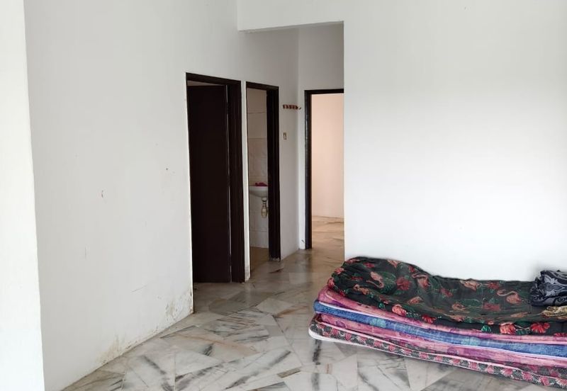 Pangsapuri Kekwa, Taman Putra Perdana, Puchong clean unit for Sale