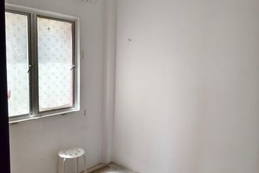 Pangsapuri Kekwa, Taman Putra Perdana, Puchong clean unit for Sale