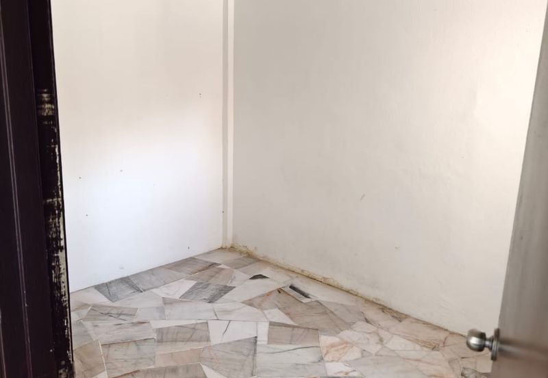 Pangsapuri Kekwa, Taman Putra Perdana, Puchong clean unit for Sale