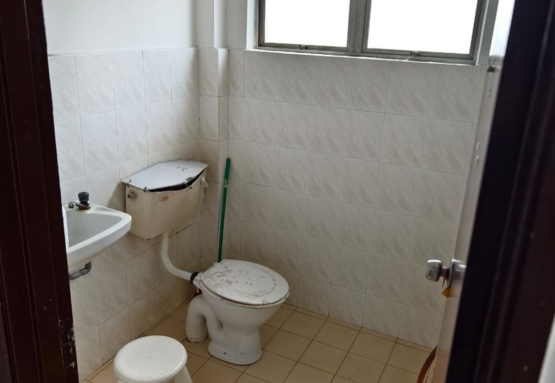 Pangsapuri Kekwa, Taman Putra Perdana, Puchong clean unit for Sale