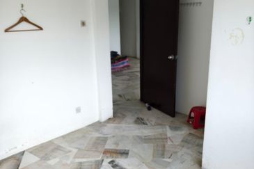 Pangsapuri Kekwa, Taman Putra Perdana, Puchong clean unit for Sale