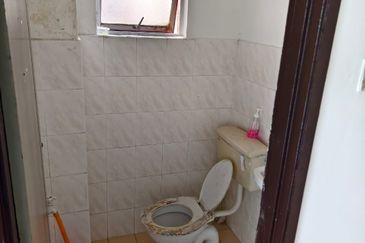 Pangsapuri Kekwa, Taman Putra Perdana, Puchong clean unit for Sale