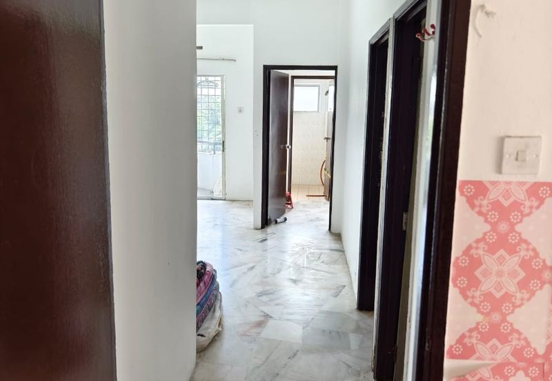 Pangsapuri Kekwa, Taman Putra Perdana, Puchong clean unit for Sale