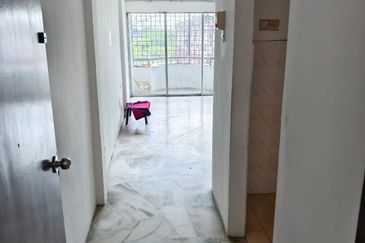 Pangsapuri Kekwa, Taman Putra Perdana, Puchong clean unit for Sale