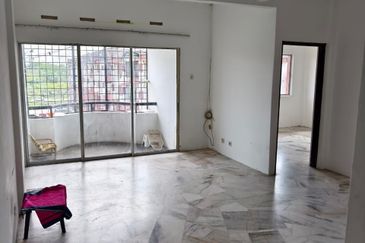 Pangsapuri Kekwa, Taman Putra Perdana, Puchong clean unit for Sale
