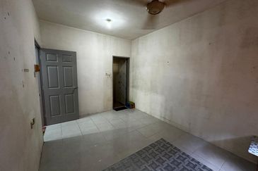 Angsana Apartment @ Taman Raintree