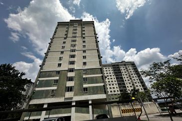 Angsana Apartment @ Taman Raintree