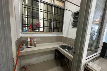 Angsana Apartment @ Taman Raintree