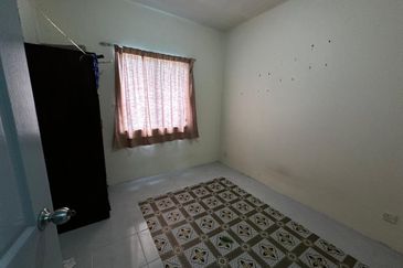 Angsana Apartment @ Taman Raintree