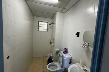 Angsana Apartment @ Taman Raintree