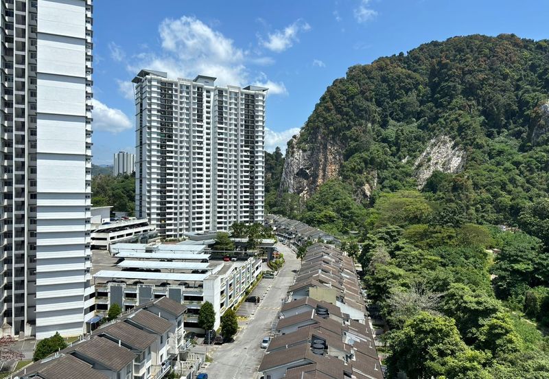 Angsana Apartment @ Taman Raintree