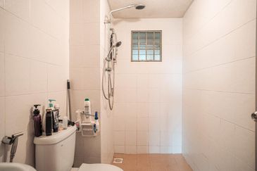 Angsana Apartment @ Taman Raintree