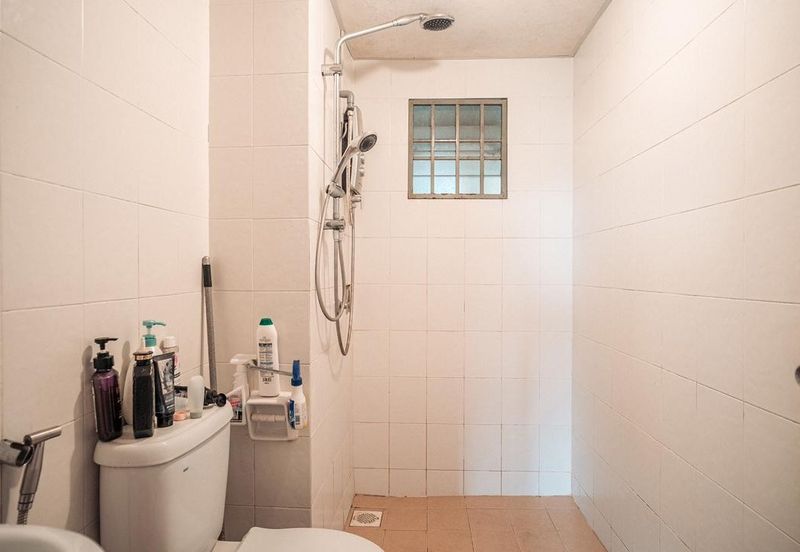 Angsana Apartment @ Taman Raintree