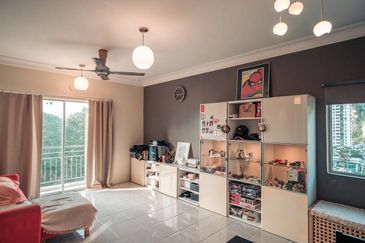 Angsana Apartment @ Taman Raintree