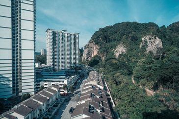 Angsana Apartment @ Taman Raintree