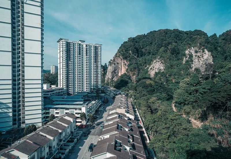 Angsana Apartment @ Taman Raintree