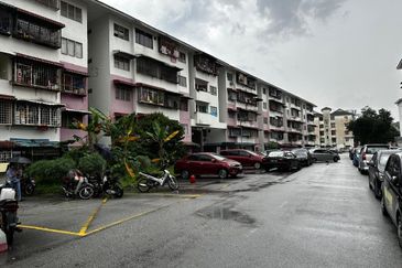 Merpati Apartments