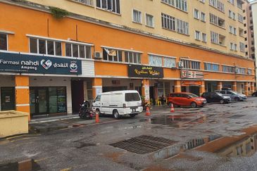 Residensi Bistaria, Ukay Bistari