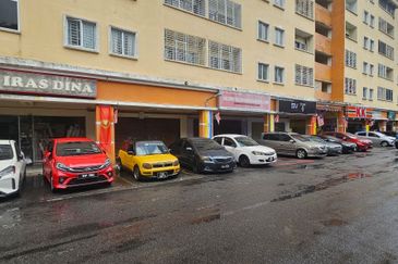 Residensi Bistaria, Ukay Bistari