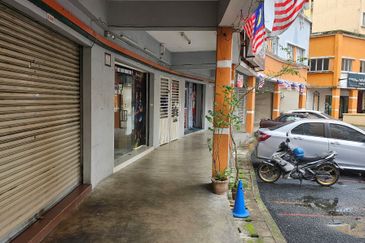 Residensi Bistaria, Ukay Bistari