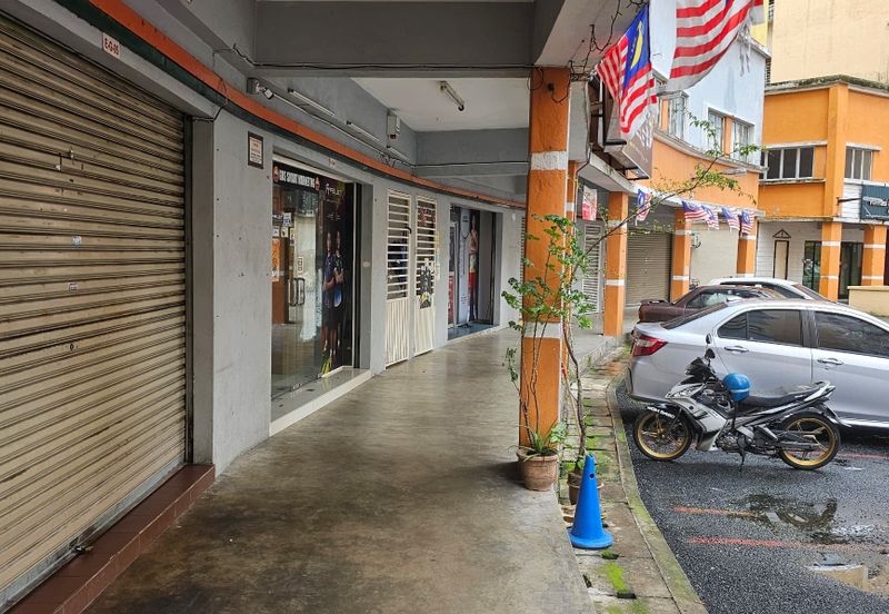 Residensi Bistaria, Ukay Bistari