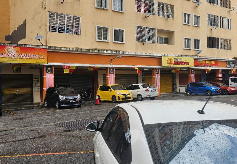 Residensi Bistaria, Ukay Bistari