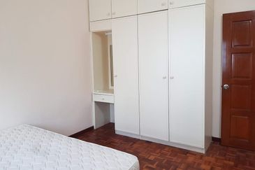 Jalan Taman Bukit Desa