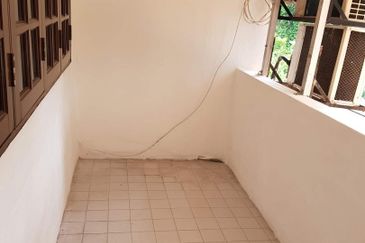 Jalan Taman Bukit Desa