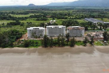 Roxy Beach Apartment @ Sematan