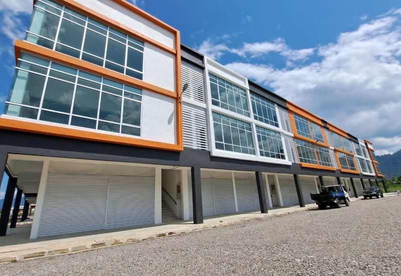 Tarat Square 3 storey Commercial Super Deluxe Shoplot 