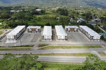 Tarat Square 3 storey Commercial Super Deluxe Shoplot 