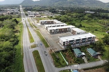 Tarat Square 3 storey Commercial Super Deluxe Shoplot 