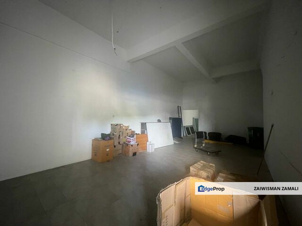 3 Storey Shoplot with Individual Title @ Mc Donalds Semariang, Sarawak, Kuching